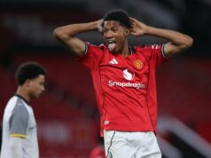 Exatamente como o garoto-prodígio do Man Utd marcou 4 gols em um jogo para se colocar perto do avanço do time principal Exatamente como o garoto-prodígio do Man Utd marcou 4 gols em um jogo para se colocar perto do avanço do time principal