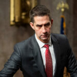 Exclusivo - Senador Tom Cotton: Democratas se opõem à lei SAVE para 'trapacear' nas eleições