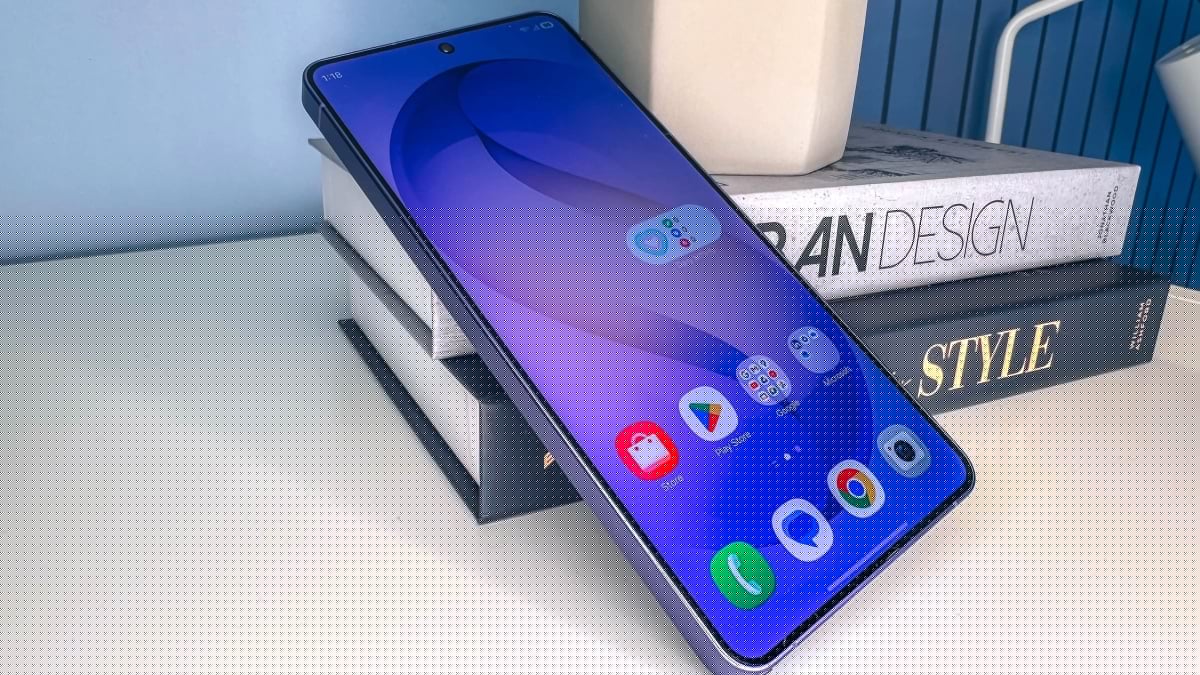 Experimentei o Galaxy s26 Ultra. É por isso que a Apple deveria se preocupar. Um Galaxy s26 Ultra, ligeiramente inclinado, com a tela brilhante e sua notificação obscurecida em cinza.