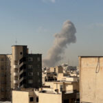 Explosões ouvidas em Teerã enquanto Israel lança ataques