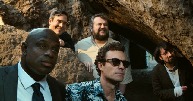 Extremamente bobo, 'The Napa Boys' requer paciência, boa vontade e talvez um toque de vinho
