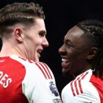 Eze prova ser o inimigo do Tottenham novamente enquanto o Arsenal continua a disputa pelo título da Premier League