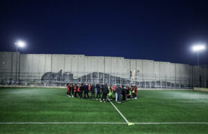 FIFA e UEFA acusadas de ajudar crimes de guerra FIFA e UEFA acusadas de ajudar crimes de guerra