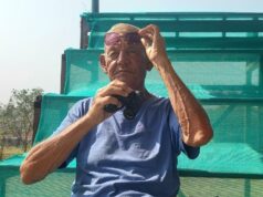 Fã de críquete viaja do Reino Unido para Hubballi para a final do Troféu Ranji lightbox-info