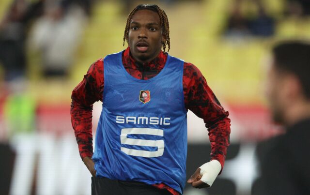 Fabrizio Romano nega que o Man Utd tenha tentado sequestrar Fabrizio Romano nega que o Man Utd tenha tentado sequestrar o acordo de £ 55 milhões do Liverpool para contratar Jeremy Jacquet