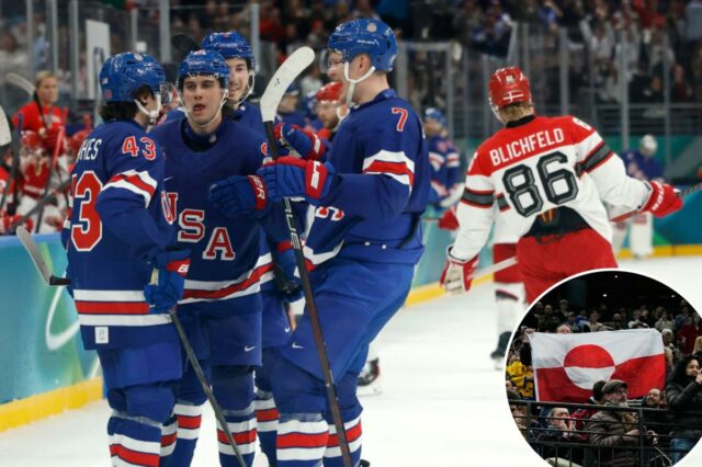 Fãs de hóquei olímpico levantam a bandeira da Groenlândia durante a vitória dominante dos EUA sobre a Dinamarca, gerando reação viral
