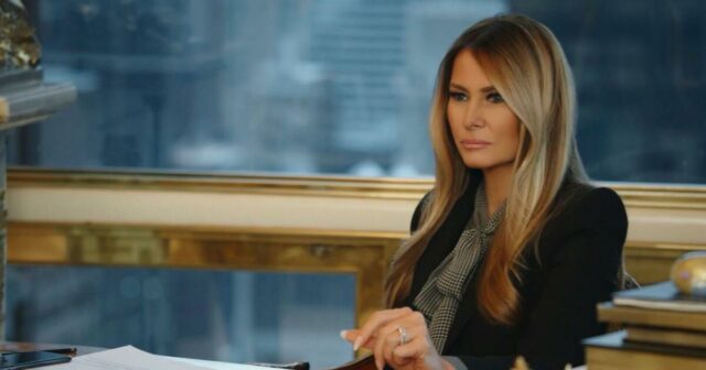 Feita de passeios de carro e silêncios frios, 'Melania' é tão polida que escorrega das mãos da primeira-dama
