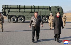 Filha do líder norte-coreano Kim Jong Un vista como futura sucessora: agência de espionagem Filha do líder norte-coreano Kim Jong Un vista como futura sucessora: agência de espionagem