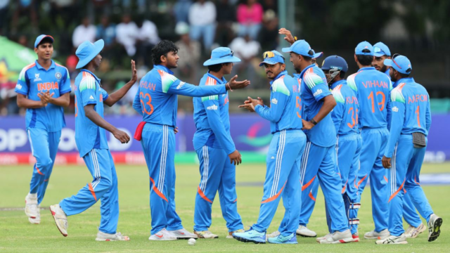 Final da Copa do Mundo Sub-19: Seleção da Índia derrota a Inglaterra por 100 corridas e conquista o sexto título
