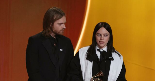 Finneas chama ‘velhos brancos poderosos indignados’ com discurso de Billie Eilish no Grammy
