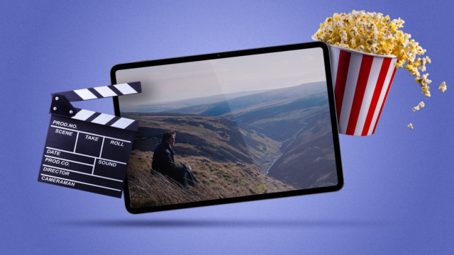 Tela exibindo uma interface de desktop do Android com um Google Pixel próximo a ele e alguns mascotes do Android em segundo plano