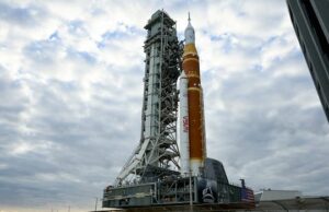 Foguete lunar da NASA sofre revés que provavelmente atrasará lançamento em março: autoridades Ícone de conversão de texto em fala