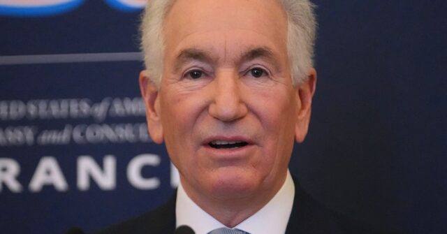 França corta embaixador de Trump após ele cancelar reunião Charles Kushner foi isolado pelo governo francês.