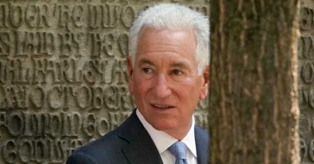 França restringe o acesso do embaixador dos EUA a autoridades após convocação de não comparecimento
