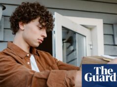 Fraude de escovação: os britânicos são aconselhados a tomar cuidado com pacotes misteriosos à medida que novos golpes aumentam Fraude de escovação: os britânicos são aconselhados a tomar cuidado com pacotes misteriosos à medida que novos golpes aumentam