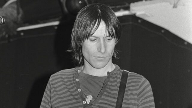 Fred Smith, baixista de televisão, morre aos 77 anos
