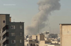 Fumaça vista subindo da área do sul de Teerã após ataque israelense Yahoo news home
