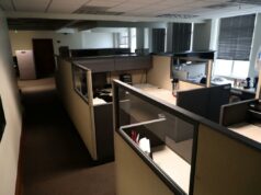 Funcionários da cidade devem comparecer ao trabalho Kyla Wilkenfeld-Bronson foi rejeitada pelo Departamento de Finanças da Prefeitura de Los Angeles porque fecha às sextas-feiras.