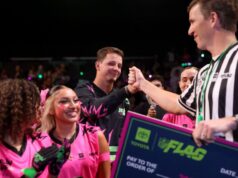 Futebol de bandeira da Bay Area e estrelas da NFL iluminam o Super Bowl LX no Toyota Glow-Up Classic que brilha no escuro Futebol de bandeira da Bay Area e estrelas da NFL iluminam o Super Bowl LX no Toyota Glow-Up Classic que brilha no escuro