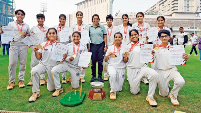 Garotas do Shardashram surpreendem campeãs da Parag English e conquistam o título sub-16
