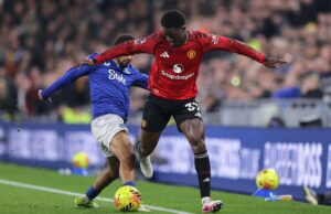 Gary Neville criticou passes ‘desleixados’ do Man United, mas Kobbie Mainoo foi uma anomalia com passes perfeitos Gary Neville criticou passes 'desleixados' do Man United, mas Kobbie Mainoo foi uma anomalia com passes perfeitos