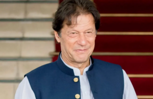 Gavaskar, Dev e 12 ex-capitães buscam tratamento médico justo para Imran Gavaskar, Dev e 12 ex-capitães buscam tratamento médico justo para Imran