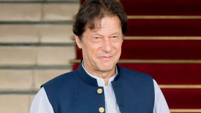 Gavaskar, Dev e 12 ex-capitães buscam tratamento médico justo para Gavaskar, Dev e 12 ex-capitães buscam tratamento médico justo para Imran