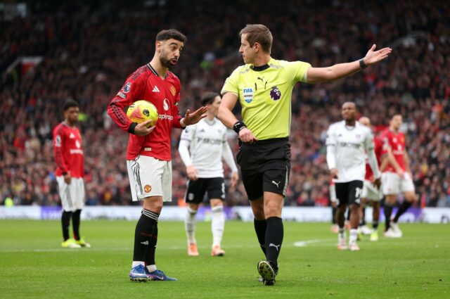 Jogadores do Manchester United comemoram gol contra o Fulham.