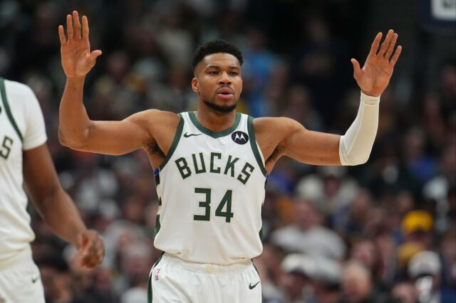 Giannis Antetokounmpo promete compromisso com Bucks – ‘a partir de O atacante do Milwaukee Bucks, Giannis Antetokounmpo, procurando orientação do banco durante um jogo contra o Denver Nuggets.