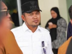 Golkar pulveriza governador de Kalimantan Oriental em Rp. 8,5 bilhões de carros oficiais: ouça a voz do povo! Golkar pulveriza governador de Kalimantan Oriental em Rp. 8,5 bilhões de carros oficiais: ouça a voz do povo!