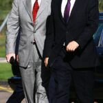 O ex-primeiro-ministro Gordon Brown disse que os e-mails secretos de Peter Mandelson com Jeffrey Epstein enquanto ele estava no governo poderiam constituir um “crime financeiro”. Na foto: Brown e Mandelson em 2008