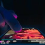 Governo do Reino Unido pretende introduzir proibição de mídia social