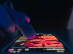 Governo do Reino Unido pretende introduzir proibição de mídia social Governo do Reino Unido pretende introduzir proibição de mídia social