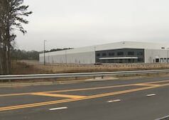 Governo federal compra grande armazém para centro de detenção, cidade metropolitana de Atlanta é informada Governo federal compra grande armazém para centro de detenção, cidade metropolitana de Atlanta é informada