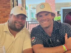Greg Olsen, da NFL, anuncia a morte de seu irmão Chris aos 42 anos no Emotional Post Chuck Negron Três Cachorros Mortos à Noite
