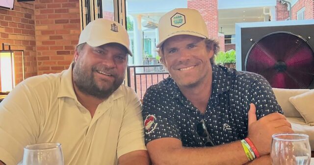 Chuck Negron Três Cachorros Mortos à Noite