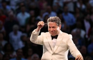 Gustavo Dudamel entrega sua ‘carta de amor a Los Angeles’ em seu último verão no Hollywood Bowl Gustavo Dudamel entrega sua ‘carta de amor a Los Angeles’ em seu último verão no Hollywood Bowl