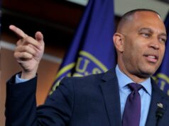 Hakeem Jeffries explode por causa do vídeo de IA de Trump sobre Obamas como macacos: ‘Um alimentador de fundo desequilibrado’ | Vídeo Donald Trump (Getty Images)
