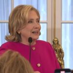 Hillary Clinton nega qualquer conhecimento dos crimes de Jeffrey Epstein