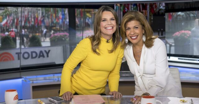 Hoda Kotb desliza de volta para a cadeira âncora de 'Today' enquanto cobre Savannah Guthrie
