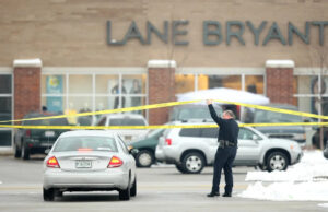 Hoje na história de Chicago: 5 mulheres mortas dentro da loja Lane Bryant em Tinley Park Yahoo news home