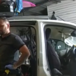 Homem acusado após preciosos artefatos egípcios ‘encontrados em trailer’