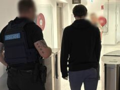 Homem acusado em Perth após supostamente ter sido pego com material extremista Homem acusado em Perth após supostamente ter sido pego com material extremista