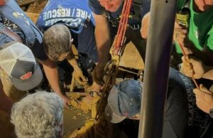 Homem desaparecido da Flórida é encontrado em uma planta de areia com lama até os ombros como areia movediça Restos encontrados durante a busca por uma mãe da Flórida que foi dada como desaparecida há 22 anos