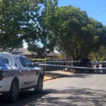 A polícia prendeu um homem depois que uma mulher foi encontrada morta no leste de Melbourne.