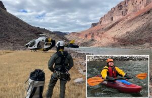 Homem morre enquanto fazia rafting no Rio Colorado pelo Parque Nacional do Grand Canyon Uma equipe de resgate e um helicóptero na margem do Rio Colorado, no Parque Nacional do Grand Canyon.