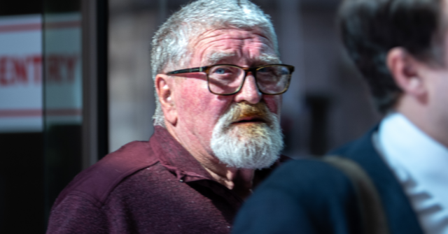 Homem será julgado há mais de 40 anos após estupro Homem será julgado há mais de 40 anos após estupro 'repreensível' da avó