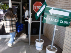 Hospitais que lutam contra o sarampo enfrentam um desafio: poucos médicos já viram isso antes O secretário de Saúde e Serviços Humanos, Robert F. Kennedy Jr., testemunha perante o Comitê de Finanças do Senado durante uma audiência no Capitólio em 4 de setembro de 2025. (Francis Chung/POLITICO via AP Images)