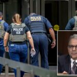 O juiz federal dos EUA Gary Richard Brown falando ao microfone.