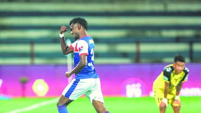 ISL 2025-26: Bengaluru FC inicia a temporada com vitória por 2 a 0 sobre o SC Delhi
